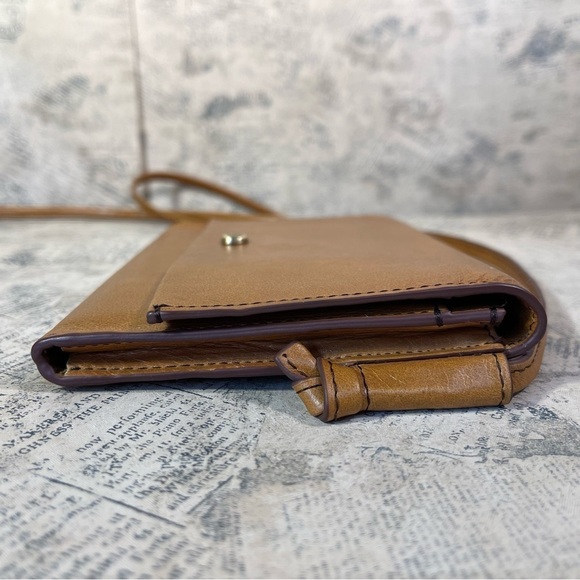 HOBO Bemuse Leather Compact Crossbody Bag - Picture 5 of 16